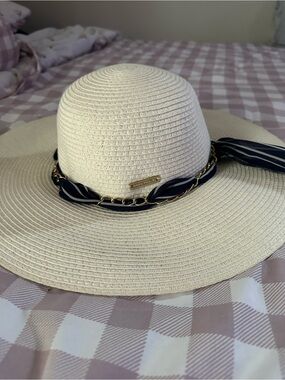 Ellen Tracy Cream Straw Sun Hat with Navy Chain & Ribbon Trim